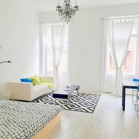 Bright And Cozy - City Center Apt Budapest Exterior foto